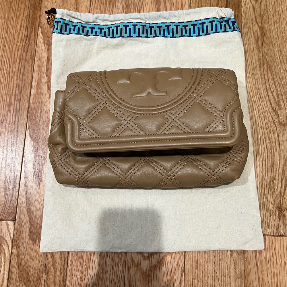 Tory Burch Flemming quilted soft leather clutch - Picture 5 of 12